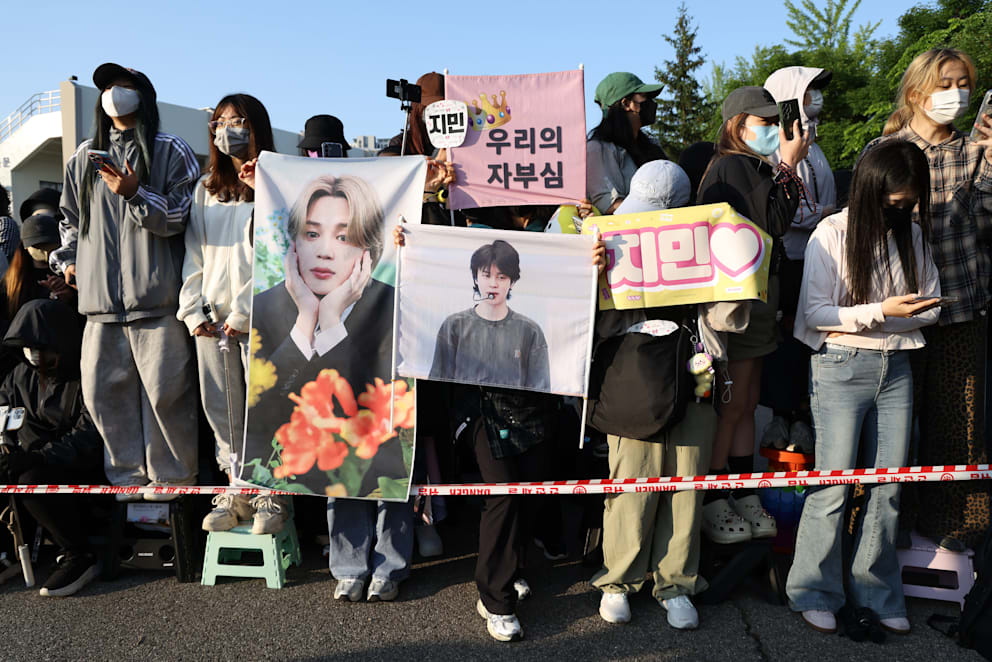 BTS sind eine globale Supermarke: Milliarden Streams und Views, über 40 Millionen verkaufte Alben, hunderte Auszeichnungen und eine riesige Fangemeinde weltwei