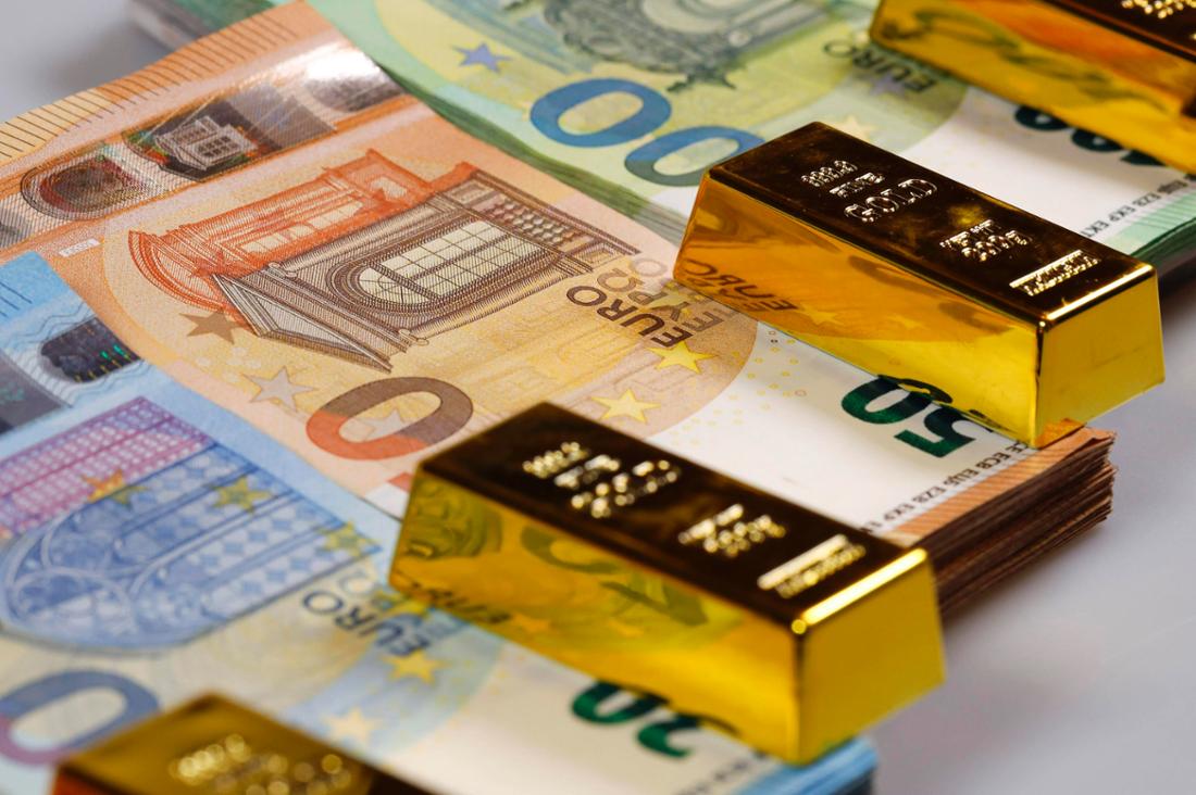 Angebliche Goldbarren und viel Geld bringen einen Mann aus der Wetterau um ein Vermögen.