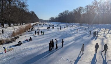 Hunderte Leipziger genießen Sonnenwetter auf zugefrorenen Kanälen