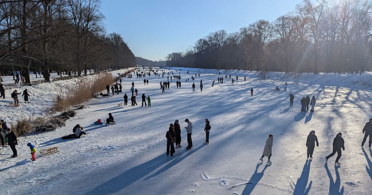 Hunderte Leipziger genießen Sonnenwetter auf zugefrorenen Kanälen