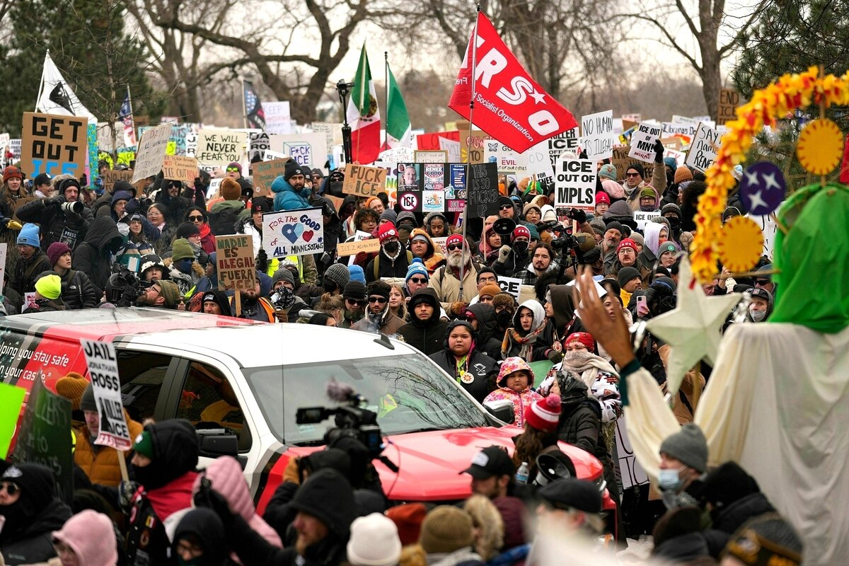 ICE-Gewalt in Minnesota: Proteste, Bodycam-Video und zwei Untersuchungen