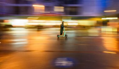 Hamburger Auto verletzt E-Scooter-Fahrer (20) in Pinneberg