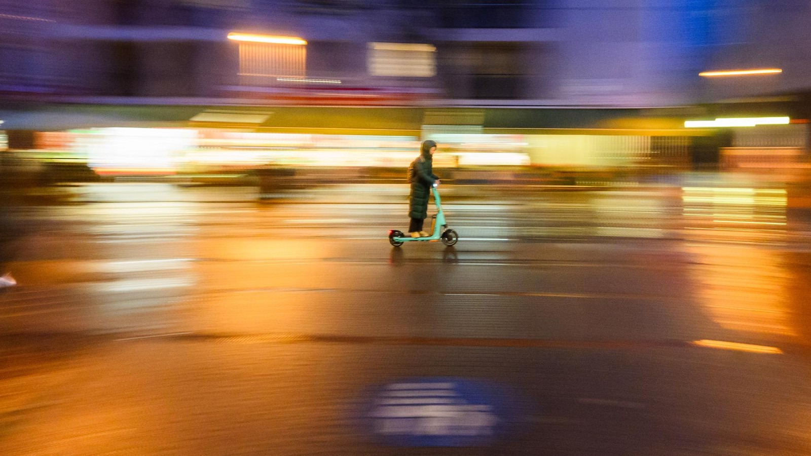 Hamburger Auto verletzt E-Scooter-Fahrer (20) in Pinneberg