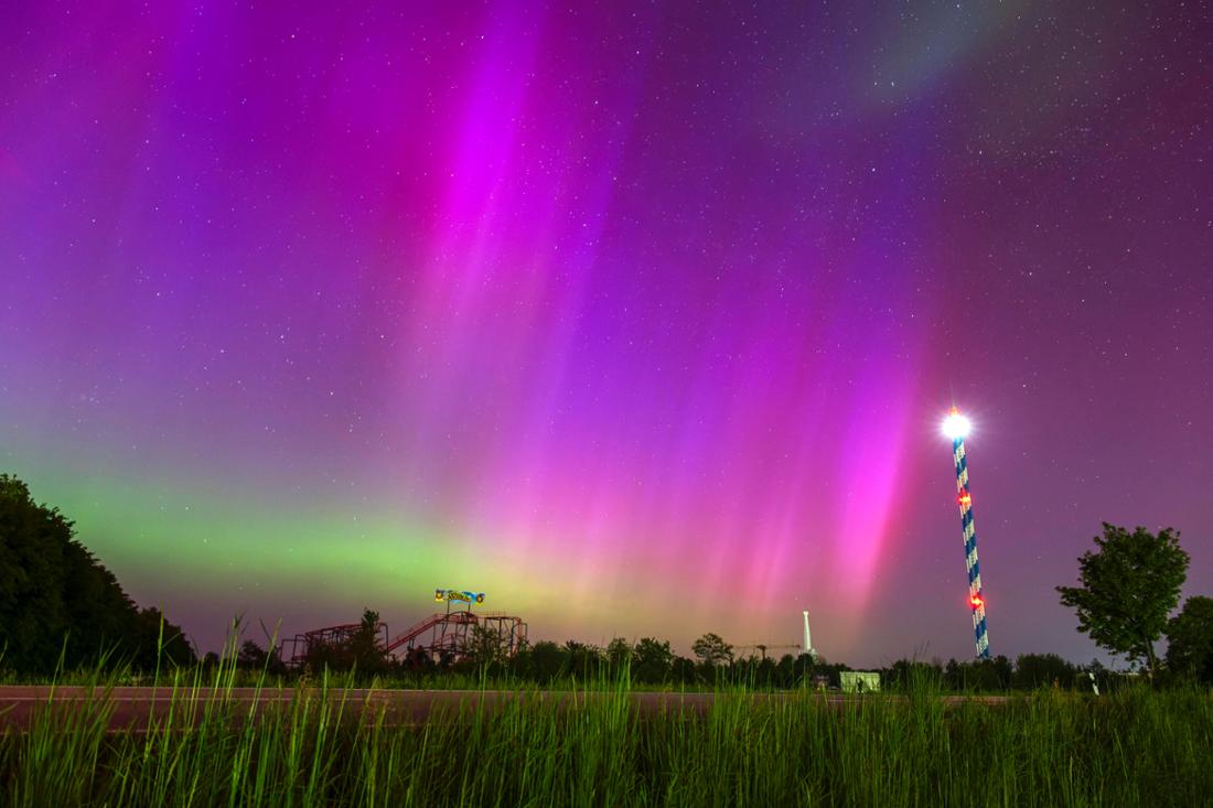 Am nächtlichen Freizeitpark Allgäu-Skylinepark Rammingen waren im Mai 2024 herrliche Polarlichter zu sehen.
