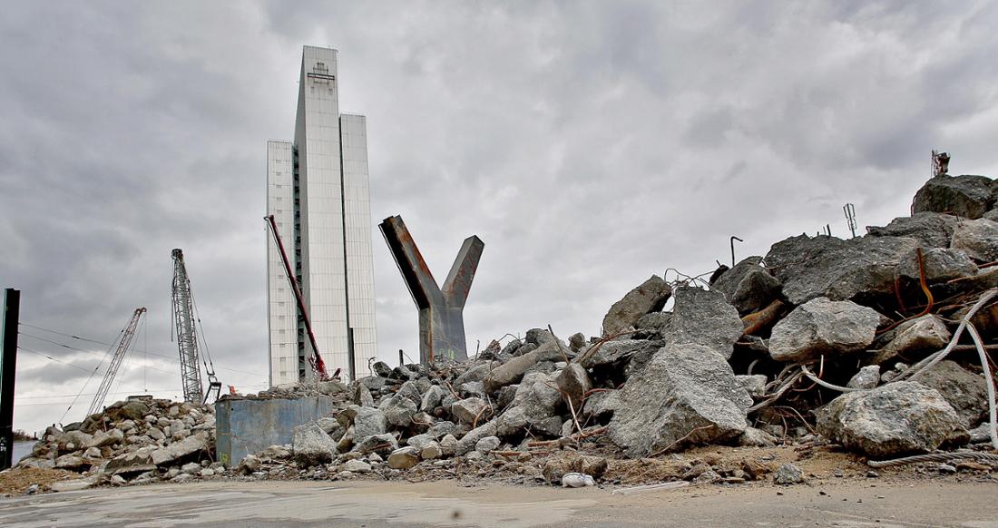 Düsseldorf Abriss Tausendfüßler