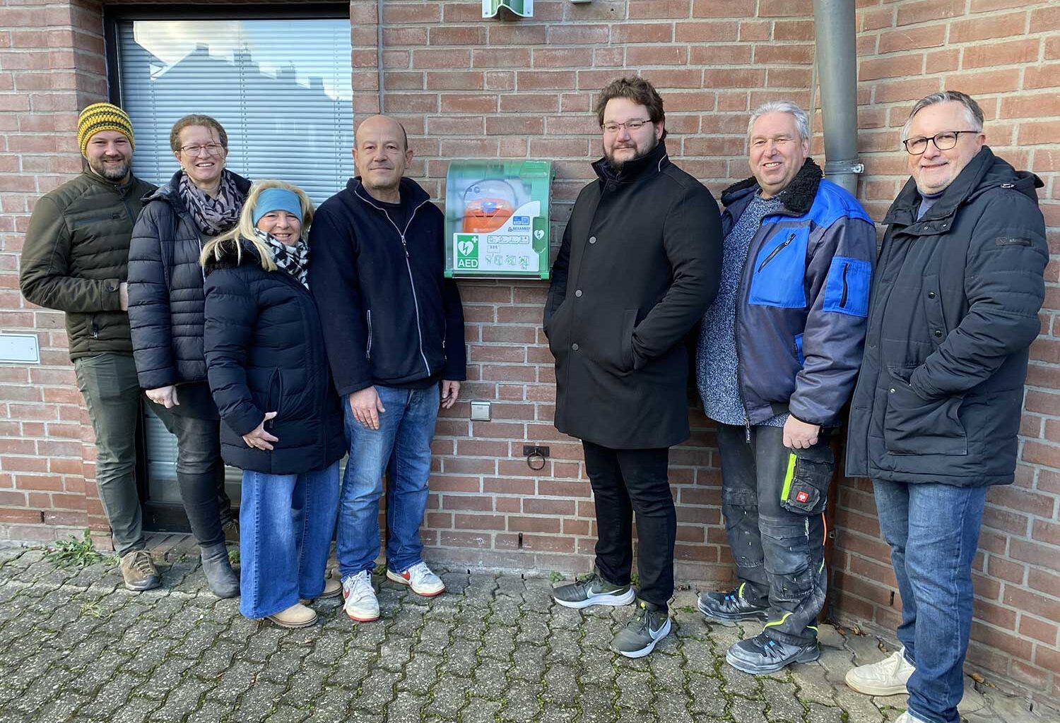 Defibrillator macht Bergrath sicherer - Filmpost Nachrichten aus Eschweiler