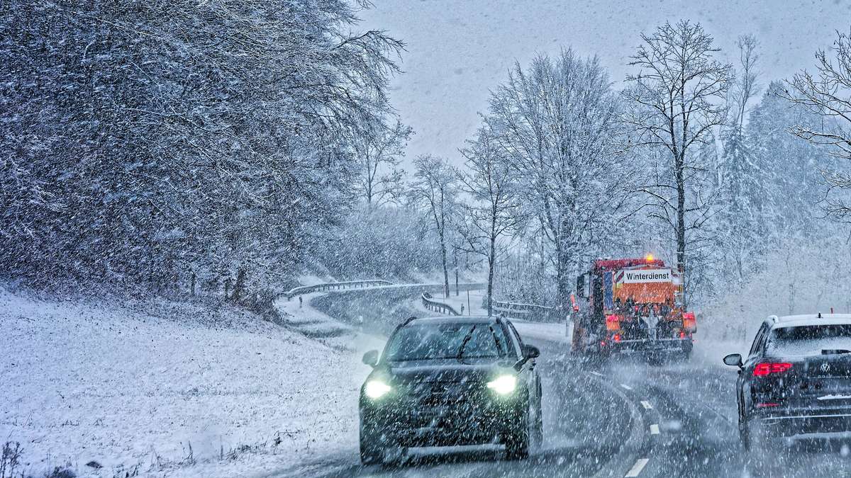 Neuschnee in München, eisige Kälte und „Atlantik-Attacke“: „Der Winter geht weiter“