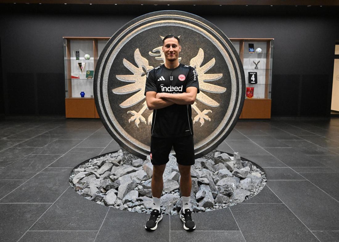 fussball 1.Bundesliga, Eintracht Frankfurt - Pressekonferenz Younes Ebnoutalib
