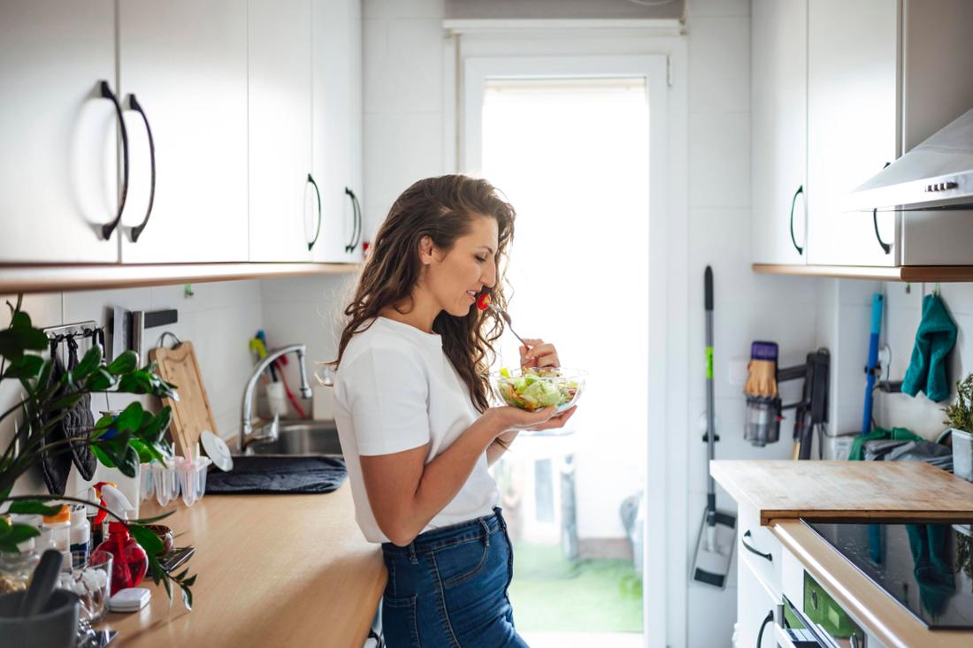 Beim Intervallfasten gibt es ein Zeitfenster zum Essen und eines zum Fasten.