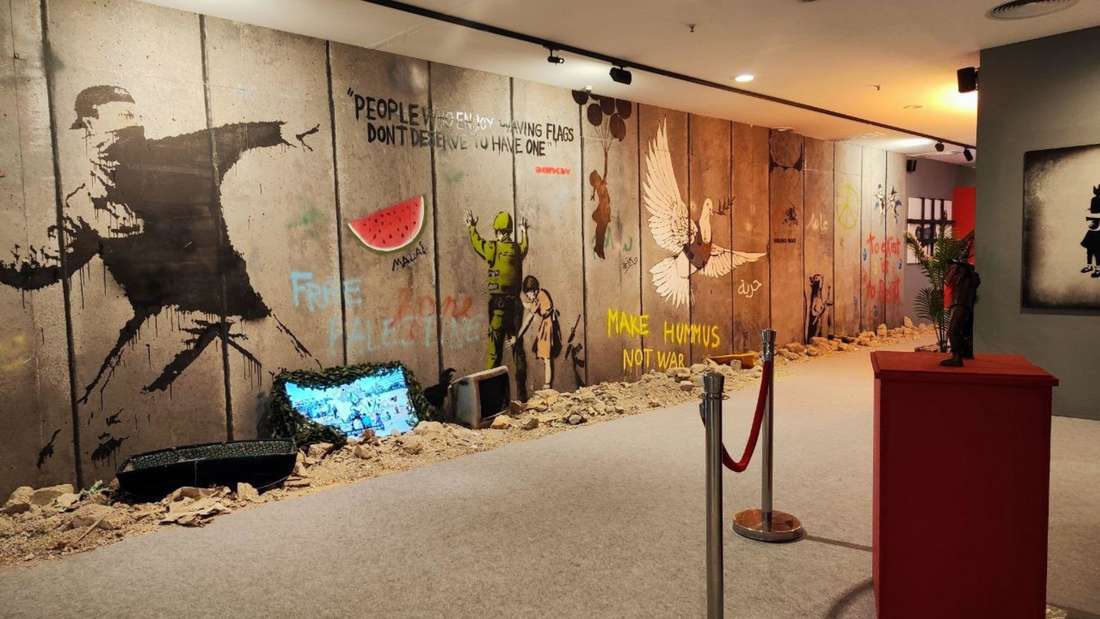 Blick auf die Grafitit-Wand.