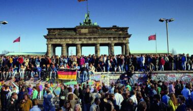 Ein Fotobuch aus Hamburg durchstreift 45 Jahre deutsch-deutscher Geschichte 