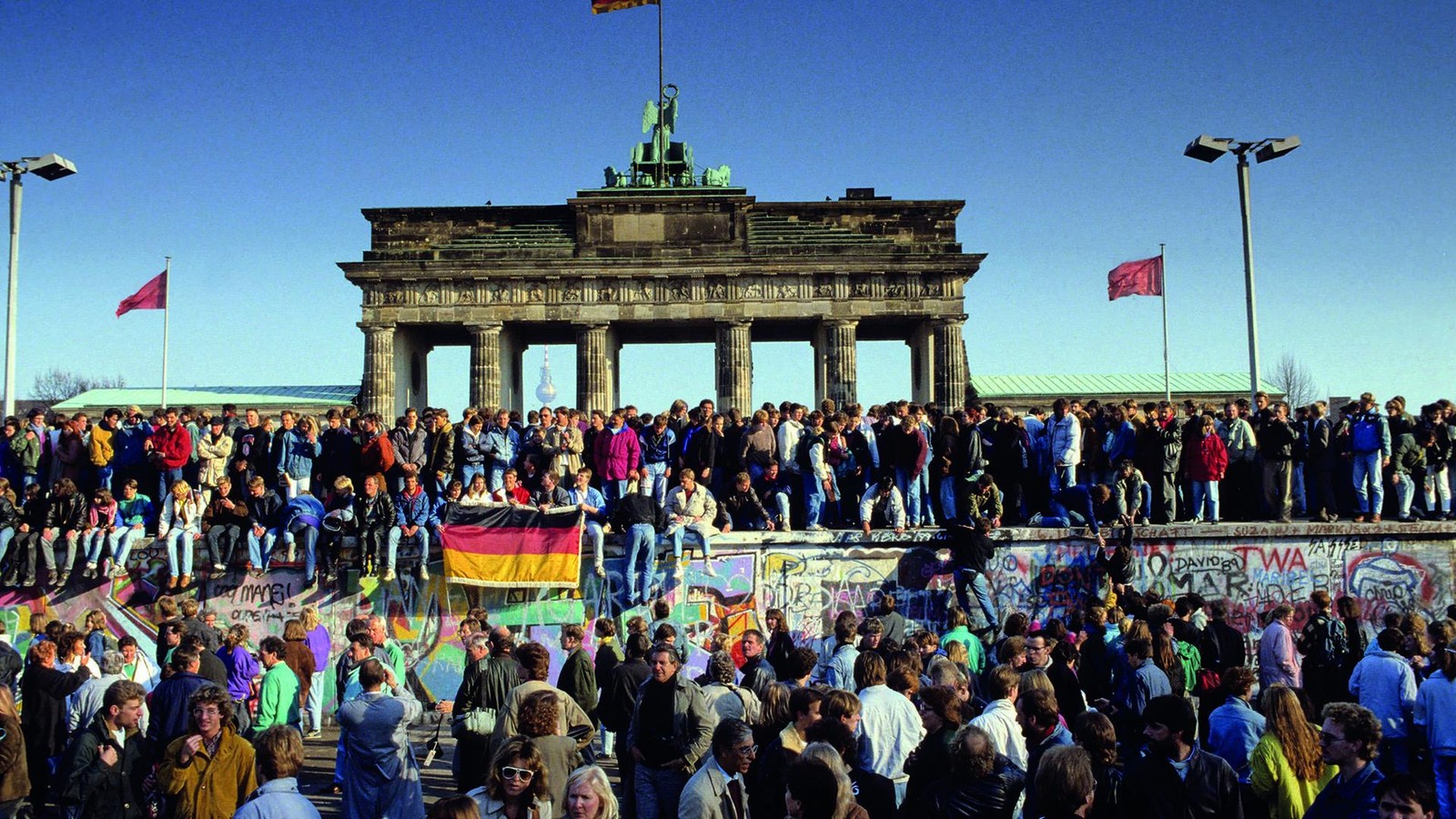 Ein Fotobuch aus Hamburg durchstreift 45 Jahre deutsch-deutscher Geschichte 