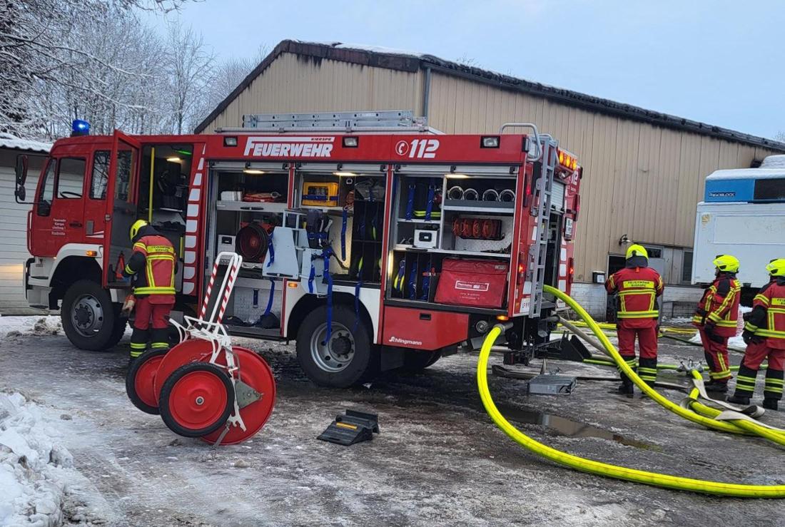 Mit einem Großaufgebot waren mehrere Hilfsorganisationen und Behörden vertreten. 