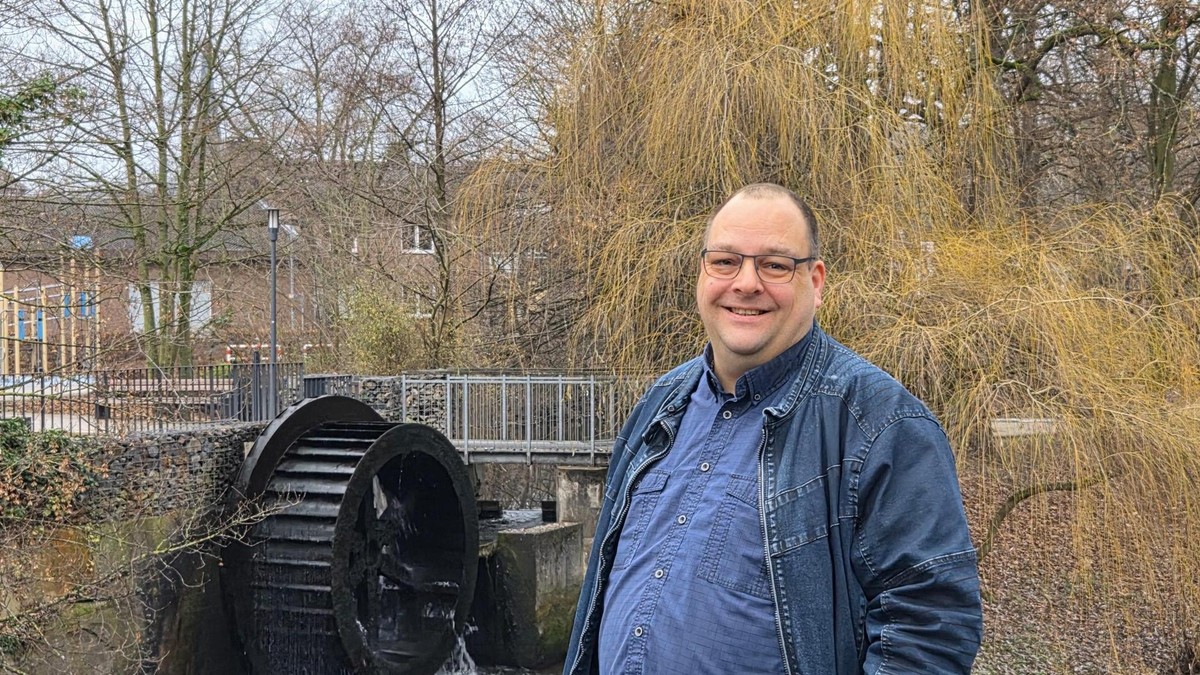 Dirk Becker am Wasserrad an der Hönne