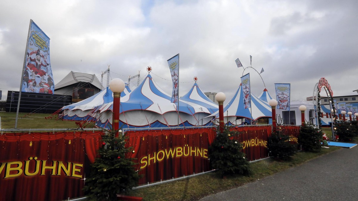 Zelt des Weihnachts-Circus in Oberhausen