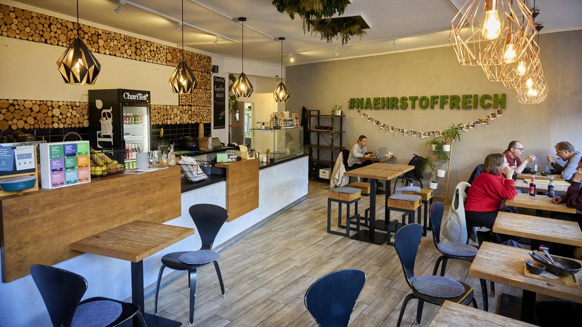 Das Restaurant wurde vor wenigen Monaten von neuen Geschäftsführern übernommen. Nun soll es schließen. "Nährstoffreich" sucht Nachfolger