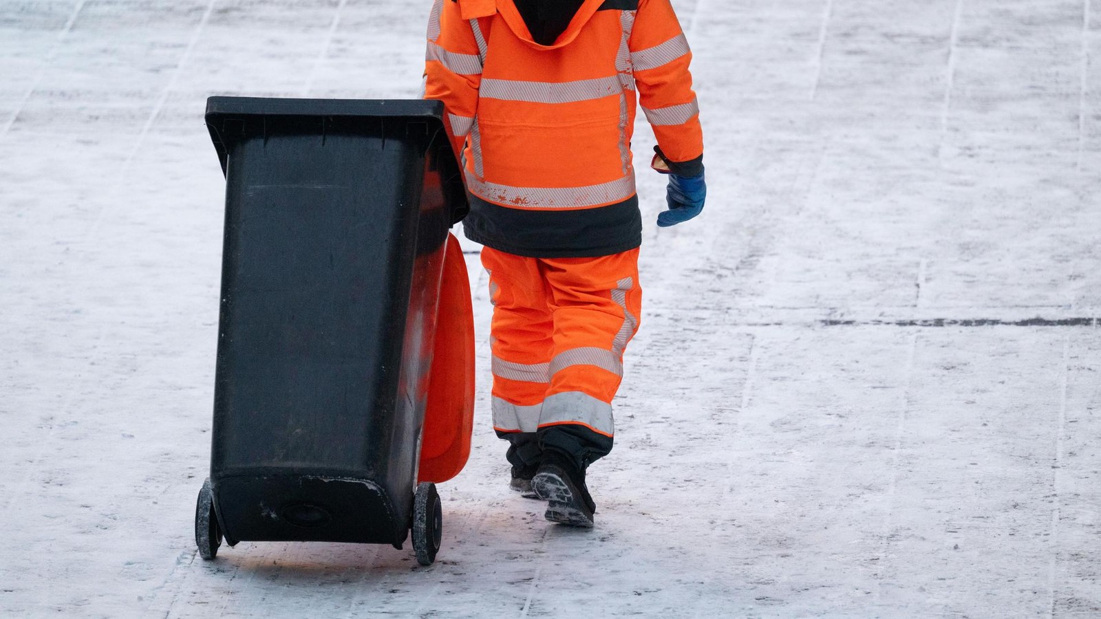 Schnee in Bottrop: Mülltonnen könnten stehen bleiben