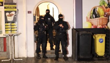 SEK durchsucht Wohnungen in Gladbeck