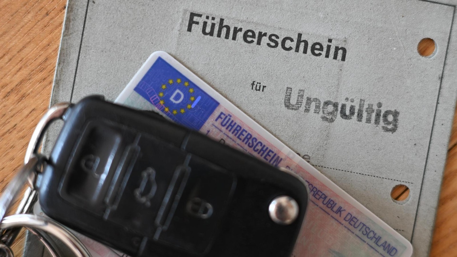 Sie dürfen nicht mehr ans Steuer: Hunderte müssen Führerschein abgeben