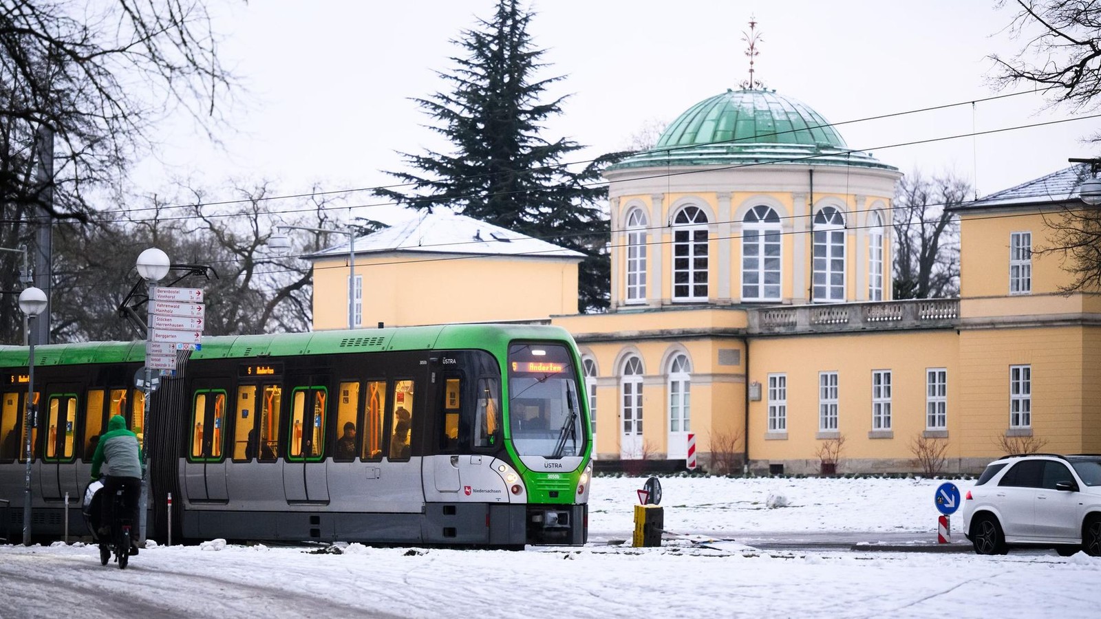 Zwei Stadtbahnen in Hannover entgleisen nach Schneefall