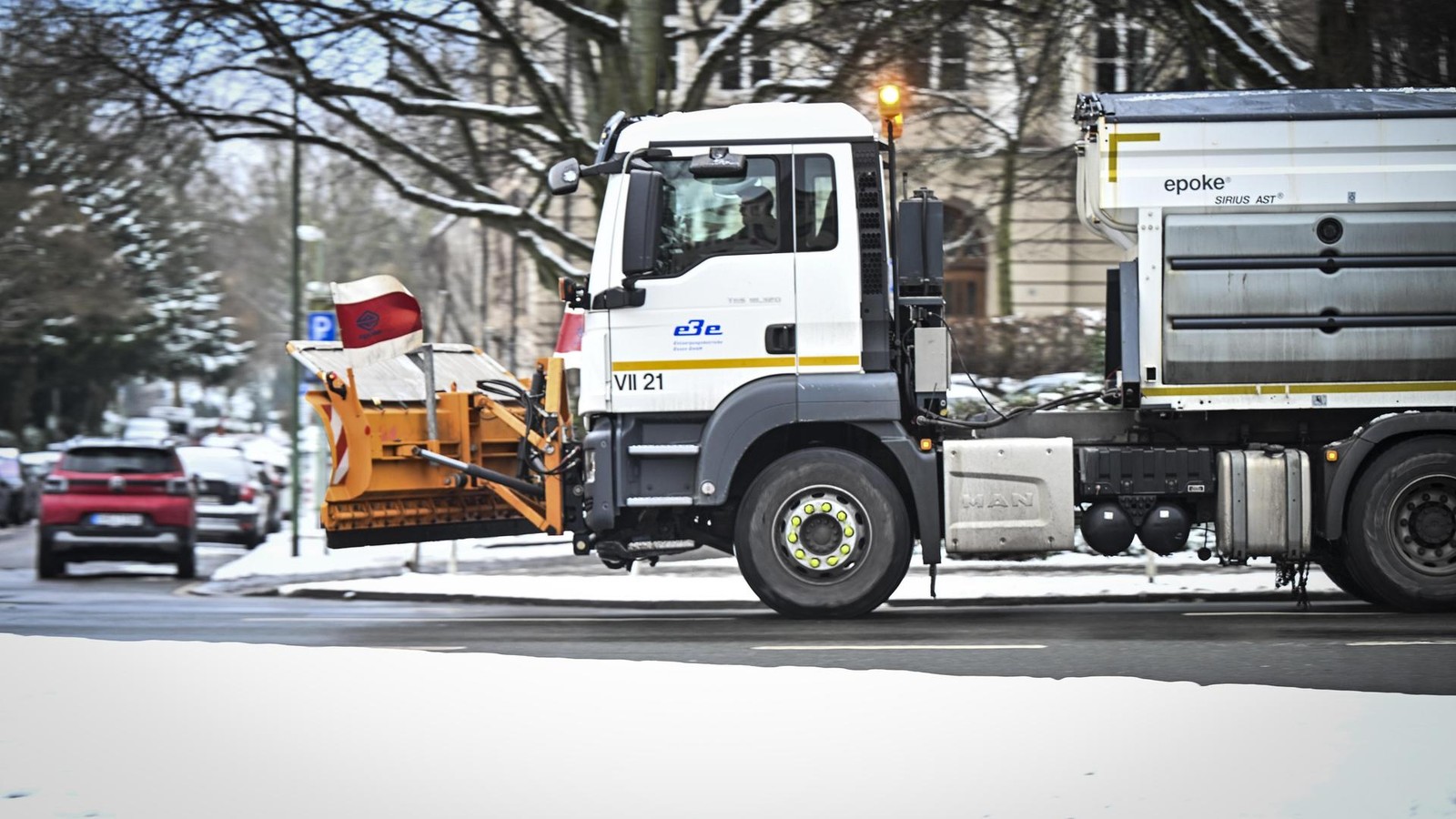 Schulen im Distanzunterricht, alle EBE-Räumfahrzeuge im Einsatz