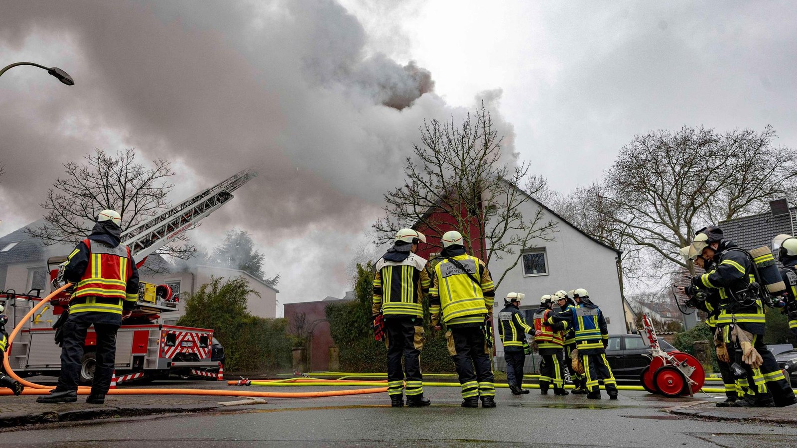 Feuerwehr mit Großaufgebot vor Ort