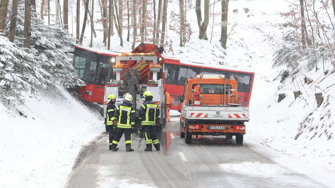 Unfall mit Bus bei Perach am Montag (12. Januar)