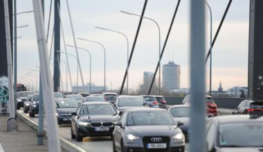 Keine Rheinbahn-Busse mehr auf Theodor-Heuss-Brücke: „Verkehrsfiasko mit Ansage“