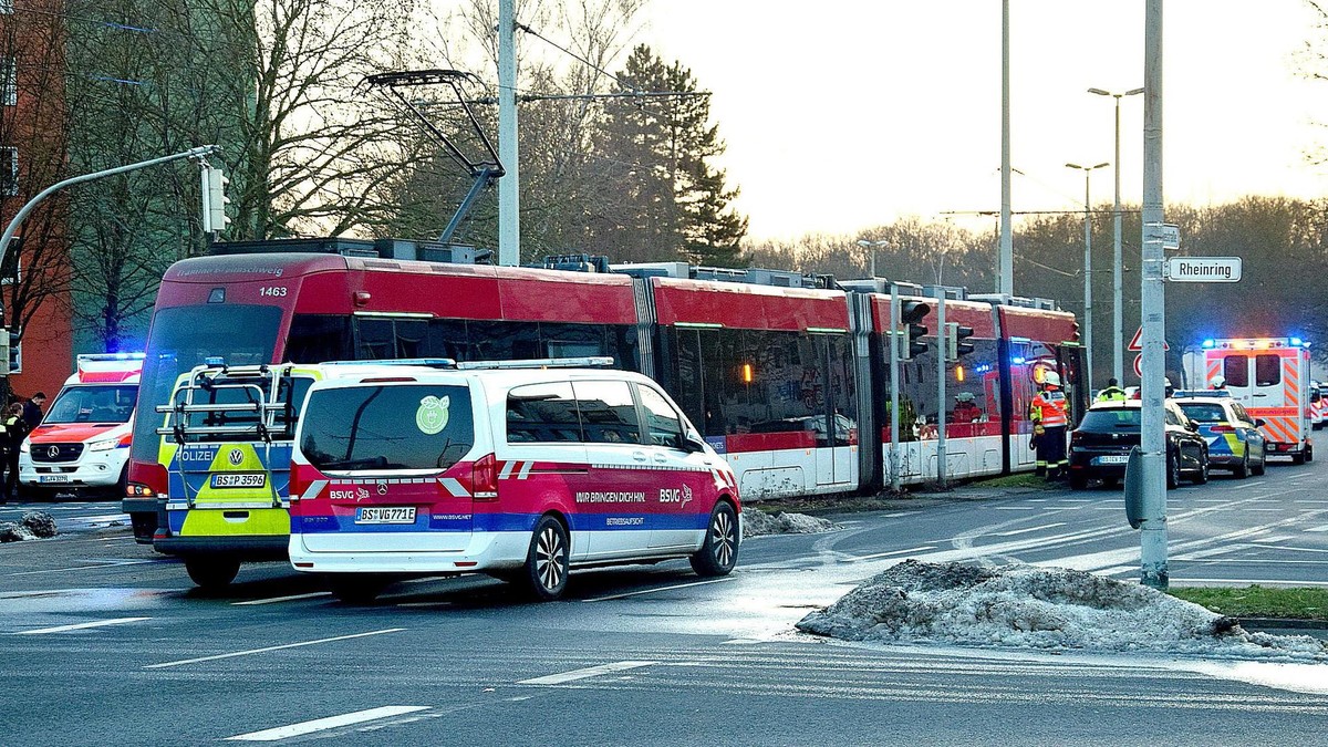 Straßenbahn Unfall Elbestraße Weststadt Braunschweig