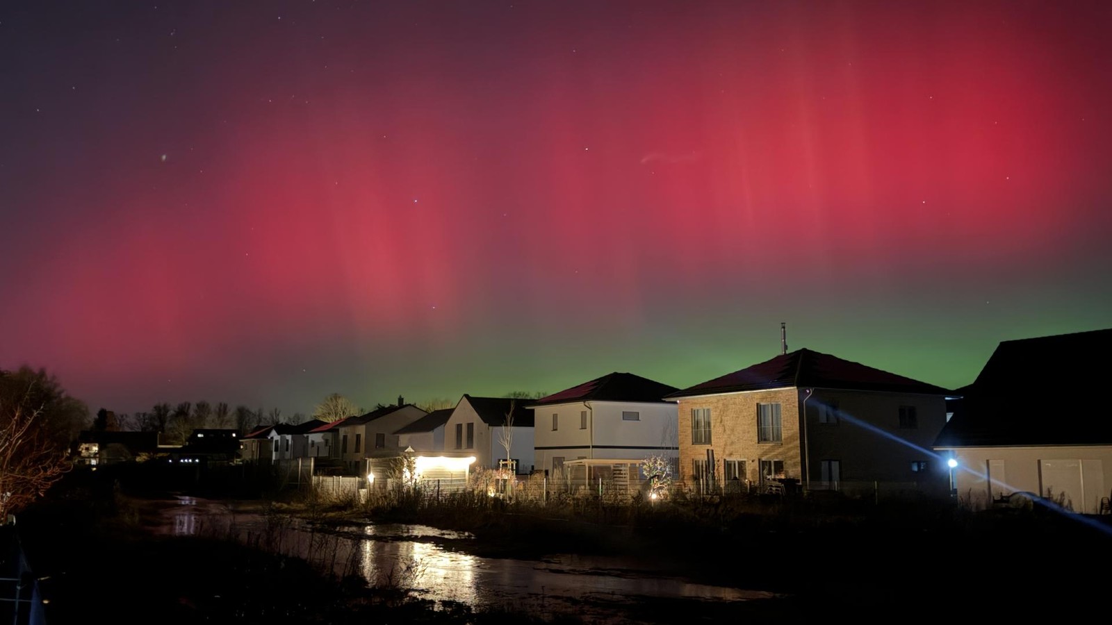 Polarlichter über Berlin: Himmelsspektakel erreicht die Hauptstadt