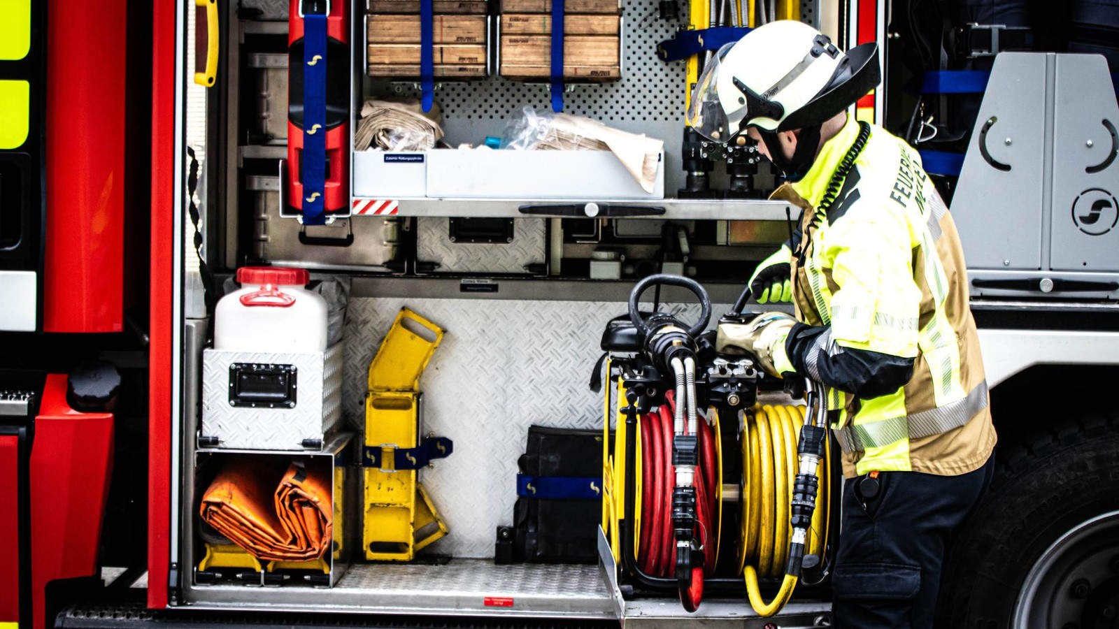 Brand in Mehrfamilienhaus in Gelsenkirchen-Horst – Gebäude unbewohnbar