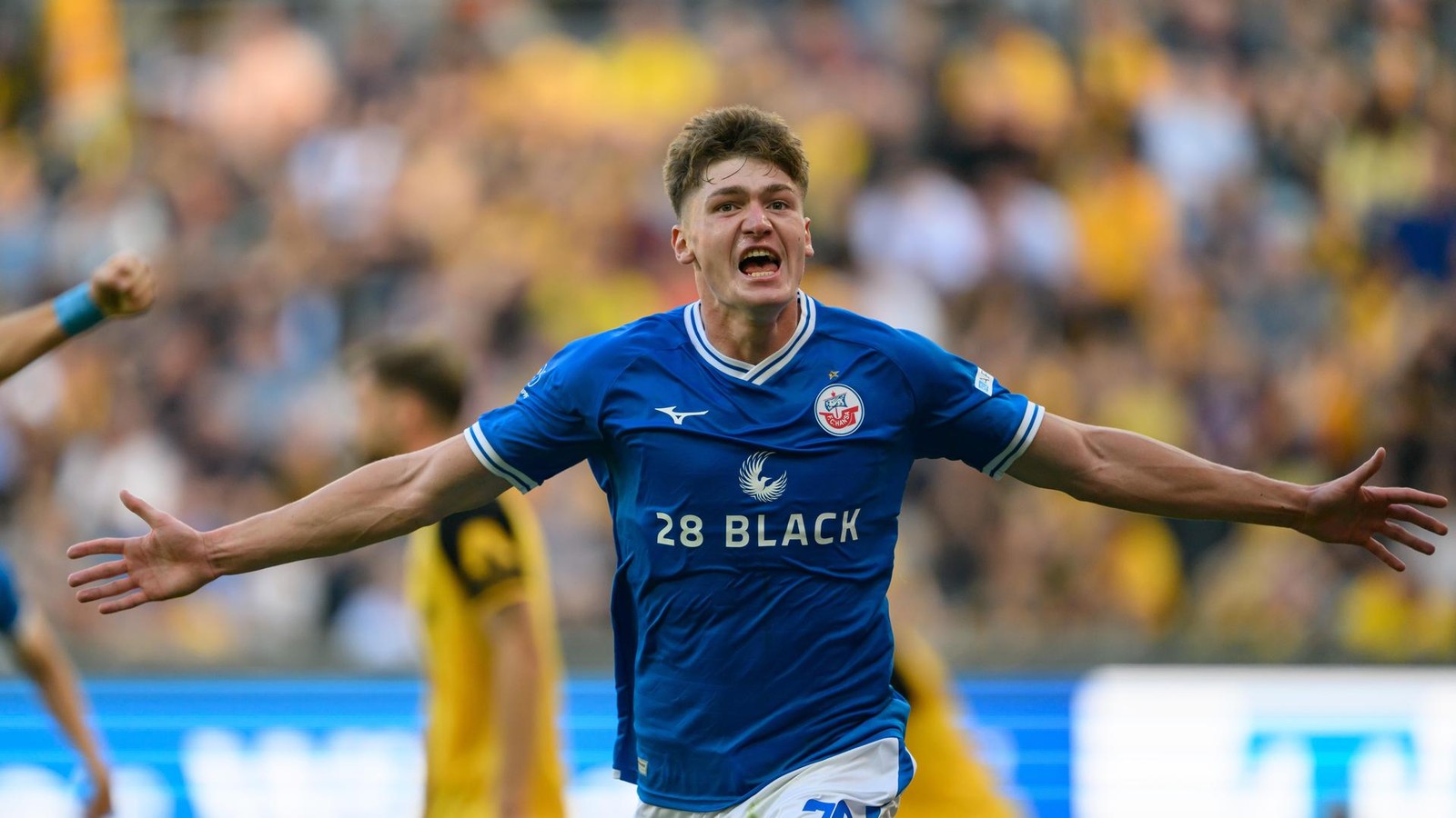 Transfer-Hammer bei RWE-Konkurrent bahnt sich an – Millionen-Angebot für Stürmer