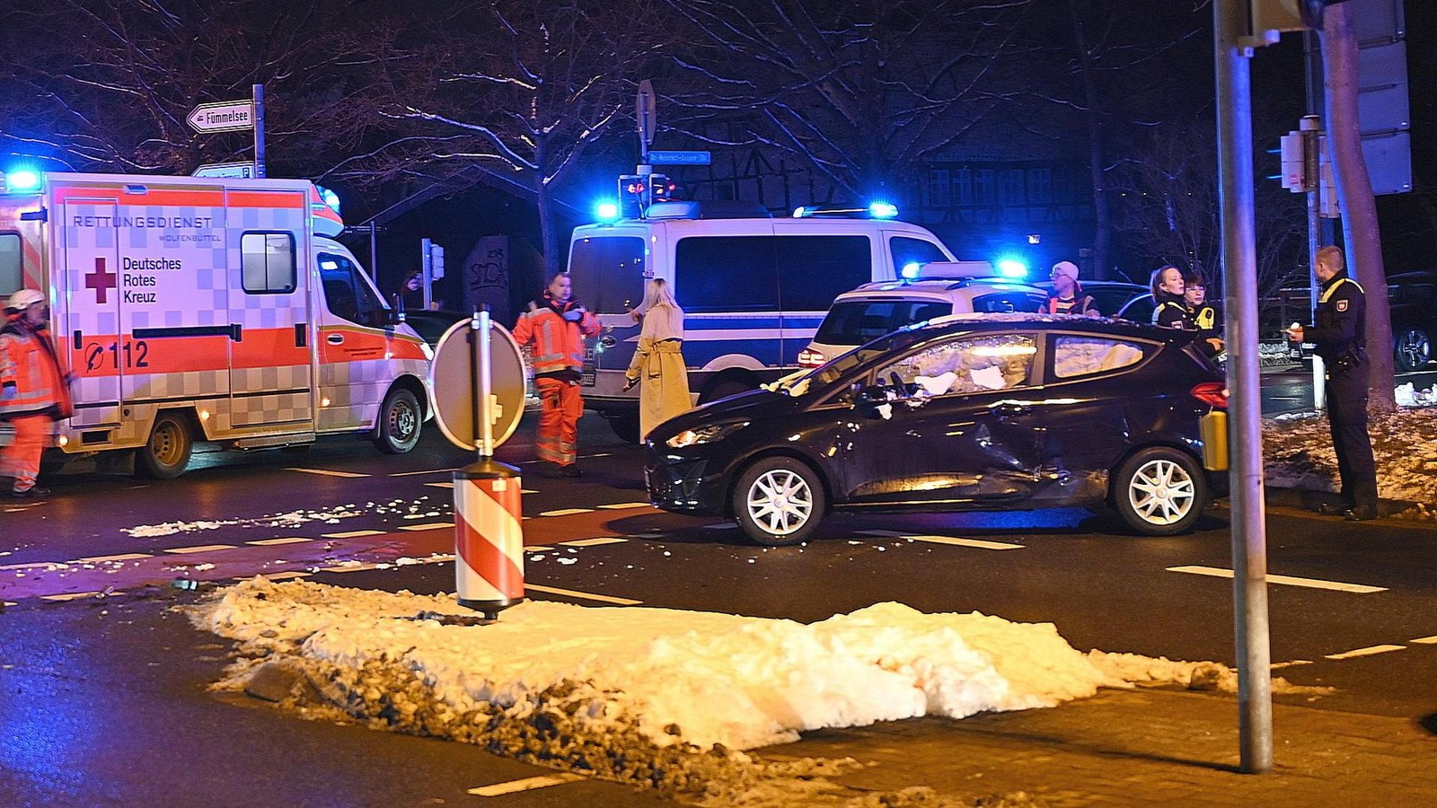 Unfall an Kreuzung in Wolfenbüttel – drei Frauen leicht verletzt