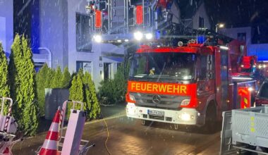 Aufmerksamer Nachbar bemerkt Kellerbrand in Mülheimer Einfamilienhaus