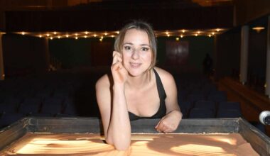 Irina Titova erschafft vergängliche Kunstwerke aus Sand und Licht