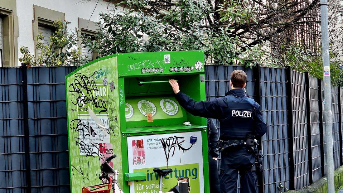 Wo ist Noah? Auch Kleidercontainer werden unter die Lupe genommen.