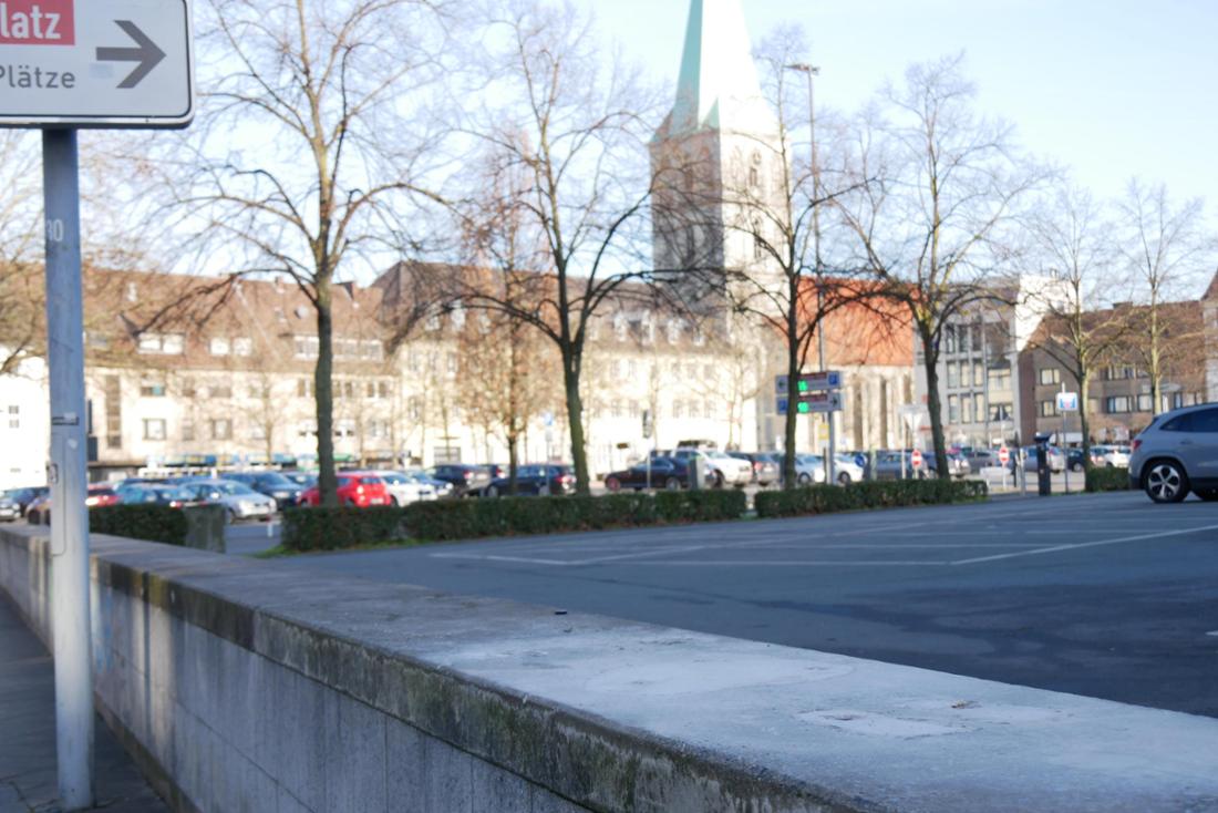 Eines der bekanntesten Kunstwerke aus Hamm wurde abgebaut: „Christine“ ist weg. Ecke Sternstraße/Nassauer Straße am Parkplatz der Johanniterklinik 
