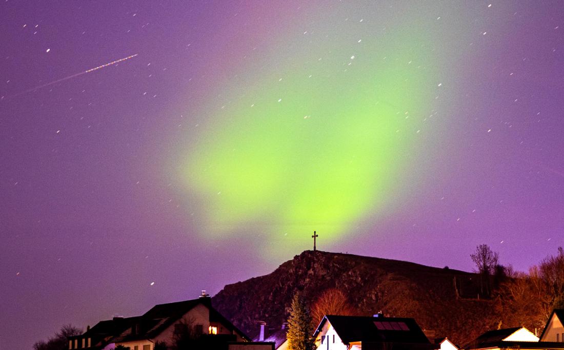 Der Himmel über NRW war bunt! Polarlichter haben am 19. Januar die Nacht erhellt. Wir haben viele tolle Bilder vom Himmelsspektakel.