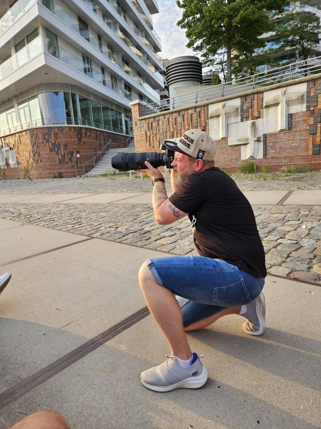 Netzwerkveranstaltung HafenCity-Walk in Hamburg 2025: Als Fotograf braucht es aus Hendrik Mulders Sicht viel Beweglichkeit