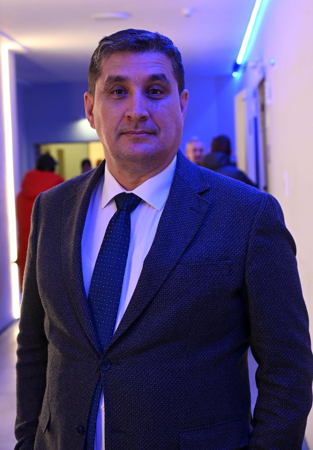 Polizist und Digital-Experte Cem Karakaya hört zurzeit ständig von Betrügereien mit Paypal & Co. 