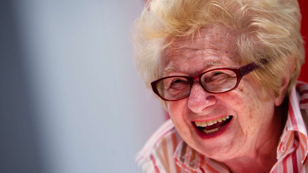 Ehrung für verstorbene Ruth Westheimer