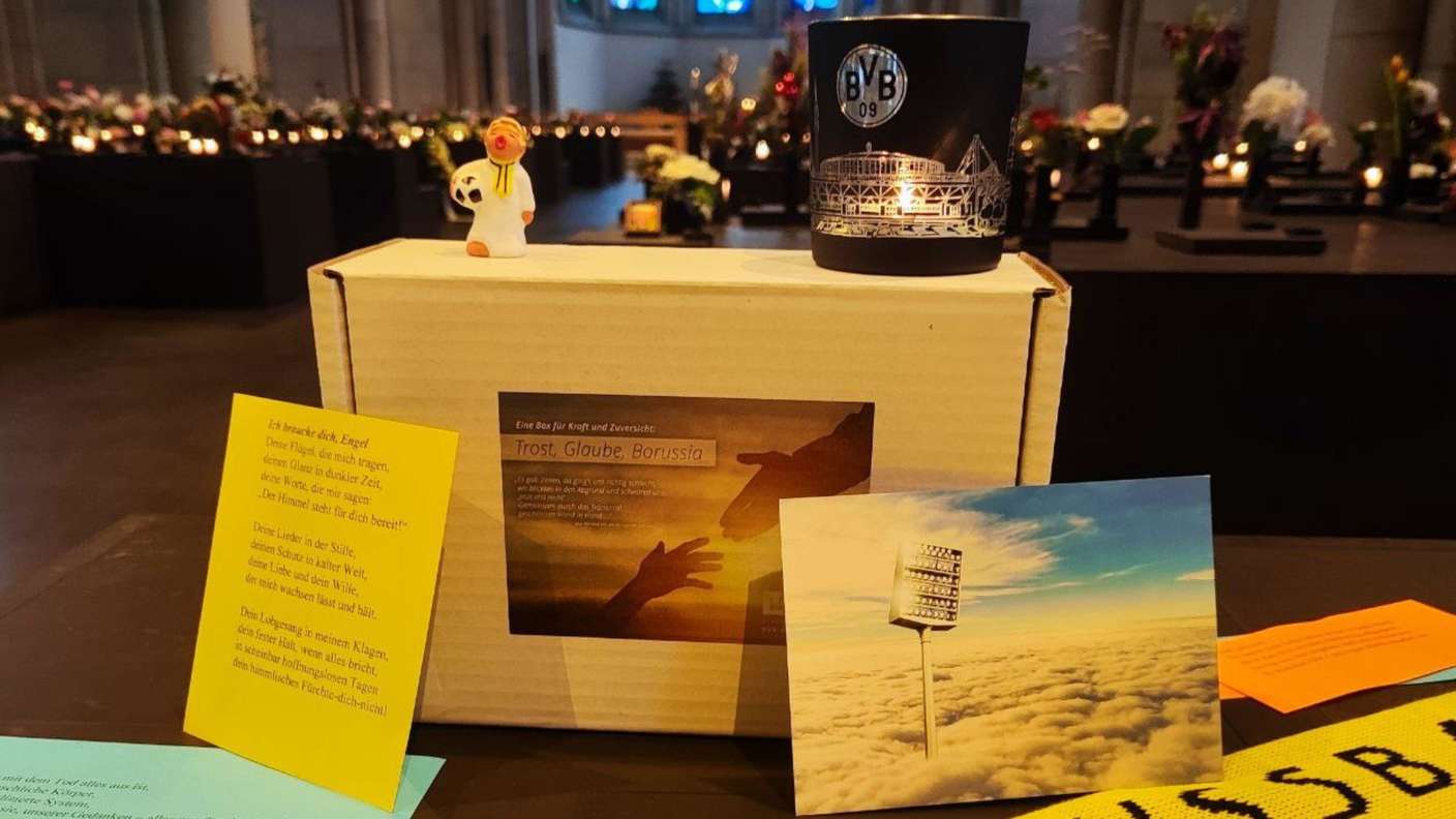 Blick auf die Box und Inhalt.