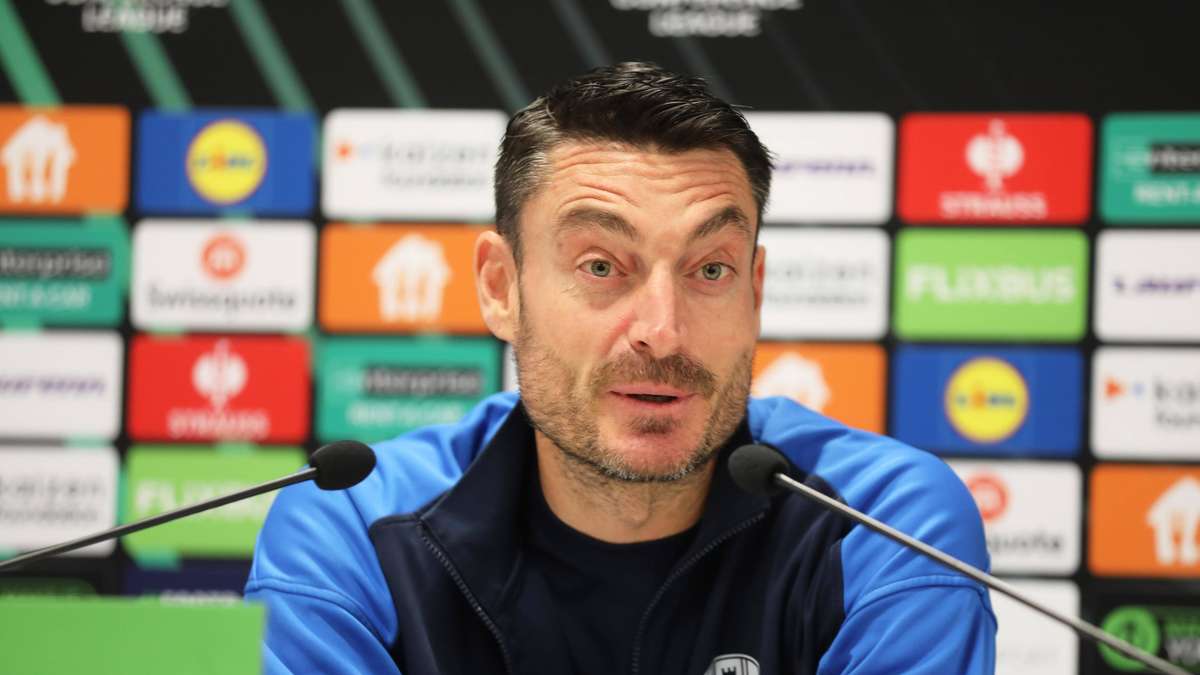 Bald-Trainer Albert Riera wird auf Eintracht Frankfurt angesprochen