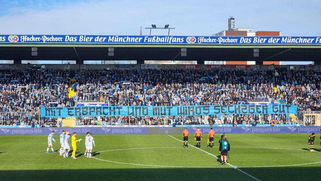 Die Westkurve und Stehhalle forderten gemeinsam eine Zukunft des TSV 1860 München im Grünwalder Stadion.