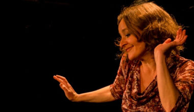 Unverschämt weiblich Solo für eine Frau von und mit Daniela Dillinger in Nürnberg, Theater, 23.01.2026, Rote Bühne