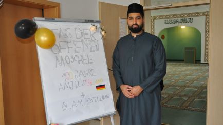 Ahmadiyya-Imam Scharjil Khalid