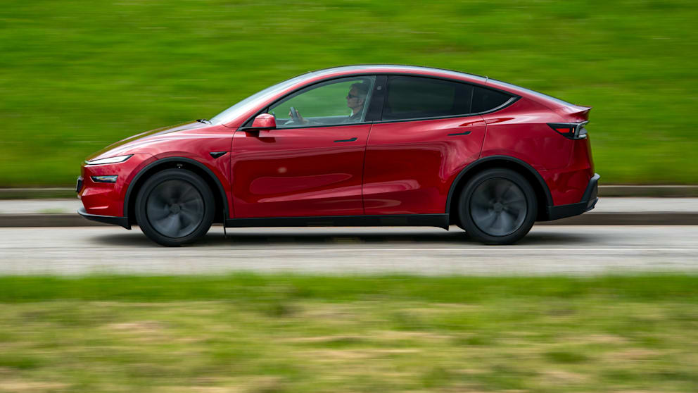 Zwar liegt Tesla bei der Gesamtwertung hinten. Trotzdem ist das Tesla Model Y laut Elon Musk im vergangenen Jahr zum dritten Mal in Folge das weltweit meistverkaufte Auto gewesen
