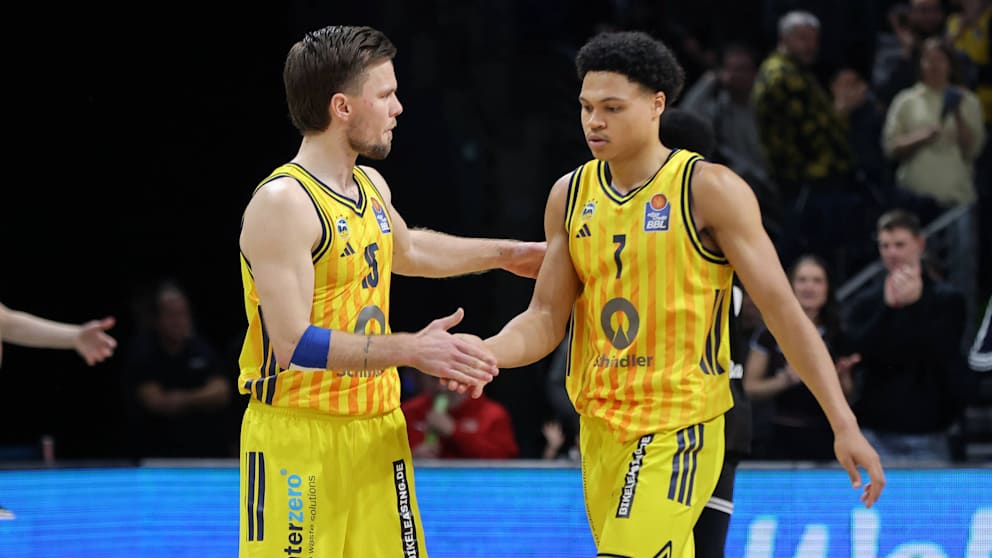 Starkes Berliner Spielmacher-Duo: Jack Kayil und Martin Hermannsson (l.)