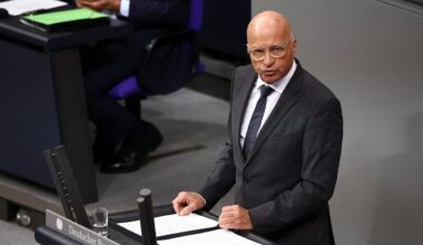 AfD-Chefs watschen Höcke-Kritiker nur leicht ab | Politik