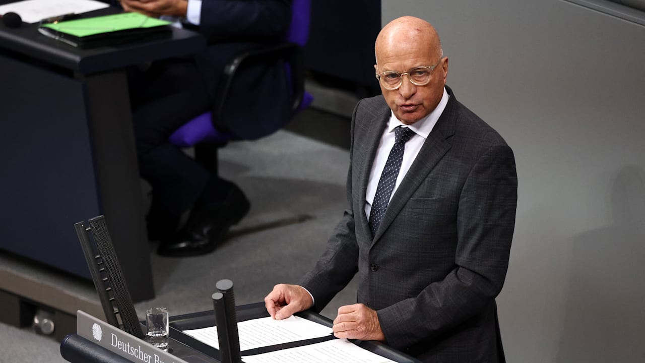 AfD-Chefs watschen Höcke-Kritiker nur leicht ab | Politik